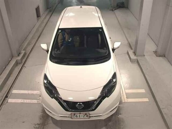 2017 Nissan Note II Рестайлинг, белый, 750000 рублей - вид 5