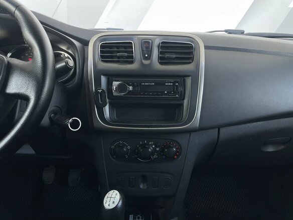 2018 Renault Logan II, белый, 327000 рублей - вид 14