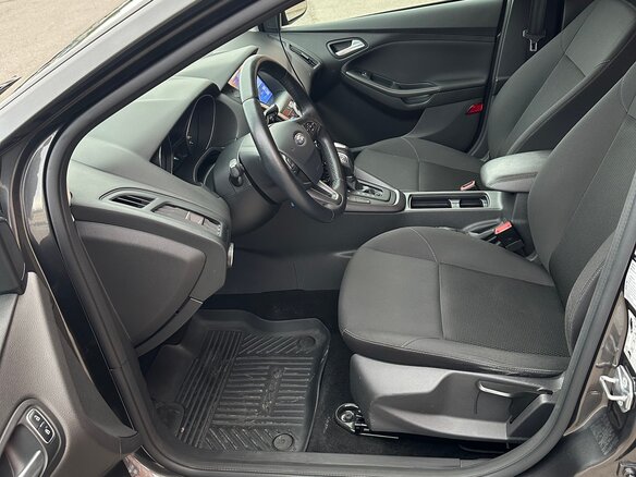 2017 Ford Focus III Рестайлинг, серый, 1300000 рублей - вид 5