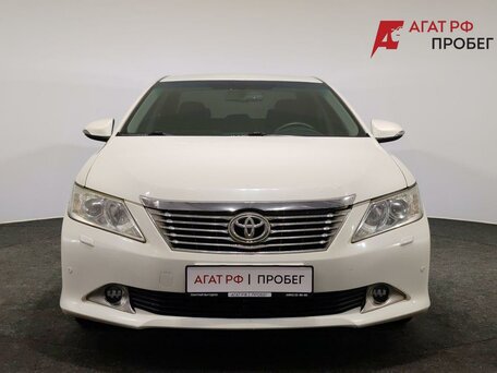 2014 Toyota Camry VII (XV50), белый, 1575000 рублей, вид 2