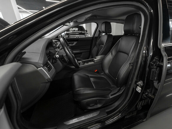 2016 Jaguar XF II, чёрный - вид 8