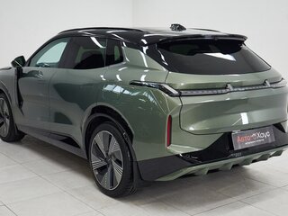 2023 Lynk & Co 08 39.6 kWh I, зелёный, 4700000 рублей, вид 4