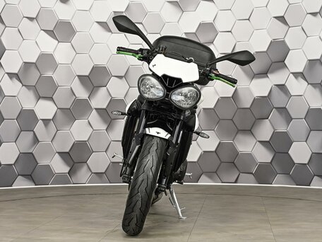 2018 Triumph Street Triple, белый, 577000 рублей, вид 5