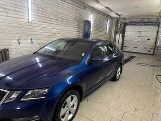 2017 Skoda Octavia III (A7) Рестайлинг, синий, 1450000 рублей, вид 1