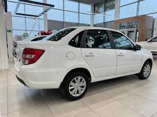 2026 Lada (ВАЗ) Granta I Рестайлинг, белый, 1188000 рублей, вид 4