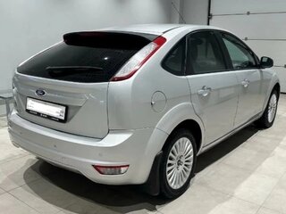 2010 Ford Focus II Рестайлинг, серебристый, 580000 рублей, вид 3