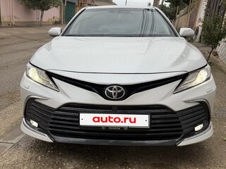2021 Toyota Camry VIII (XV70) Рестайлинг, белый, 2350000 рублей, вид 1