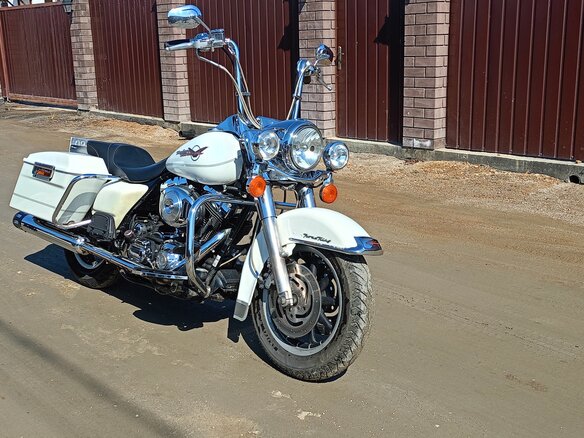 2005 Harley-Davidson Road King, белый, 800000 рублей
