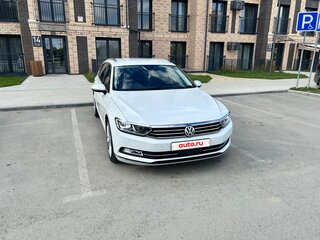 2017 Volkswagen Passat B8, белый, 1780000 рублей, вид 3