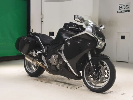 2013 Honda VFR 1200, чёрный, 720000 рублей, вид 3