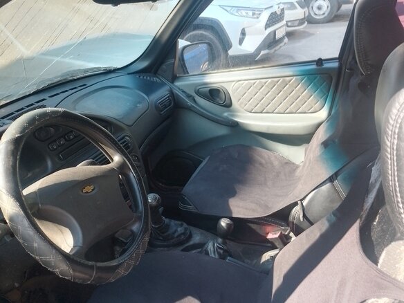 2004 Chevrolet Niva I, серебристый, 120000 рублей - вид 6