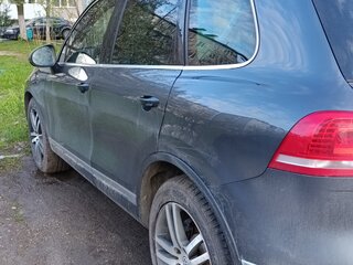 2015 Volkswagen Touareg II Рестайлинг, серый, 2500000 рублей, вид 4