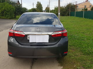 2013 Toyota Corolla XI (E160, E170, E180), серебристый, 1100000 рублей, вид 3