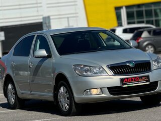 2012 Skoda Octavia II (A5) Рестайлинг, серебристый, 650000 рублей, вид 1