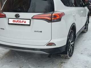 2017 Toyota RAV4 IV (XA40) Рестайлинг, белый, 2550000 рублей, вид 4