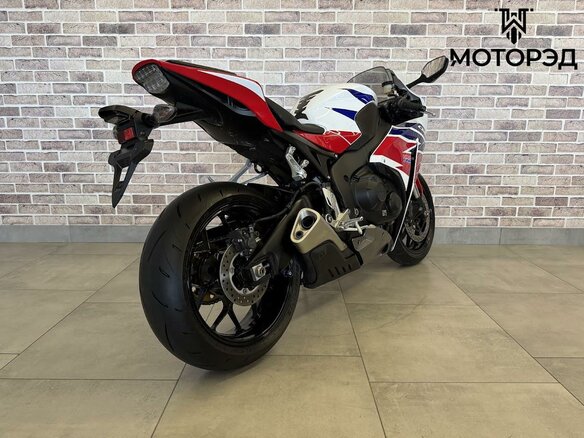 2014 Honda CBR 1000 RR/RA Fireblade, белый - вид 3