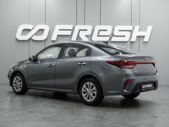 2019 Kia Rio IV, серый - вид 1