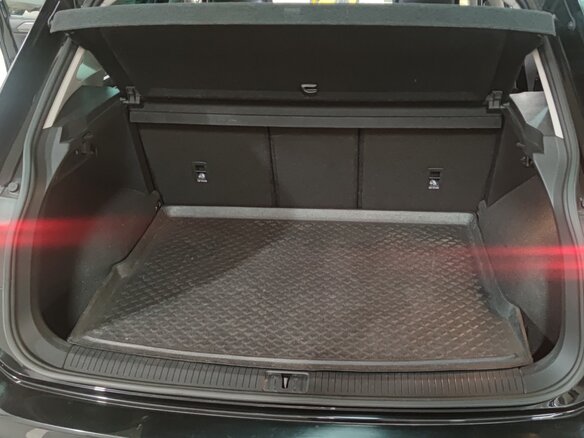 2019 Volkswagen Tiguan II, чёрный, 2550000 рублей - вид 9