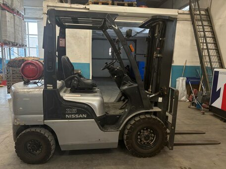 2007 Nissan PL, серебристый, 1490000 рублей, вид 4