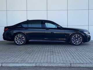 2020 BMW 7 серии 730d xDrive VI (G11/G12) Рестайлинг, чёрный, 6500000 рублей, вид 4