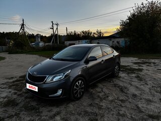 2014 Kia Rio 5-speed III, серый, 800000 рублей, вид 1