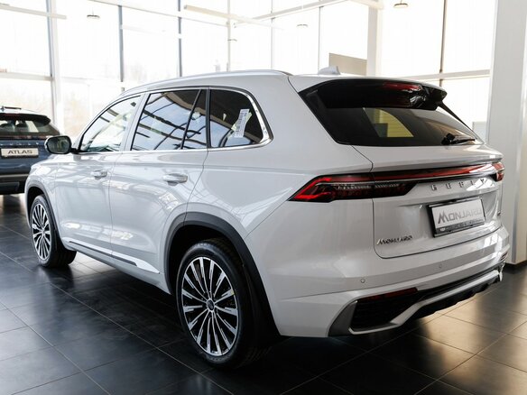2026 Geely Monjaro I Рестайлинг, белый, 4954990 рублей - вид 3