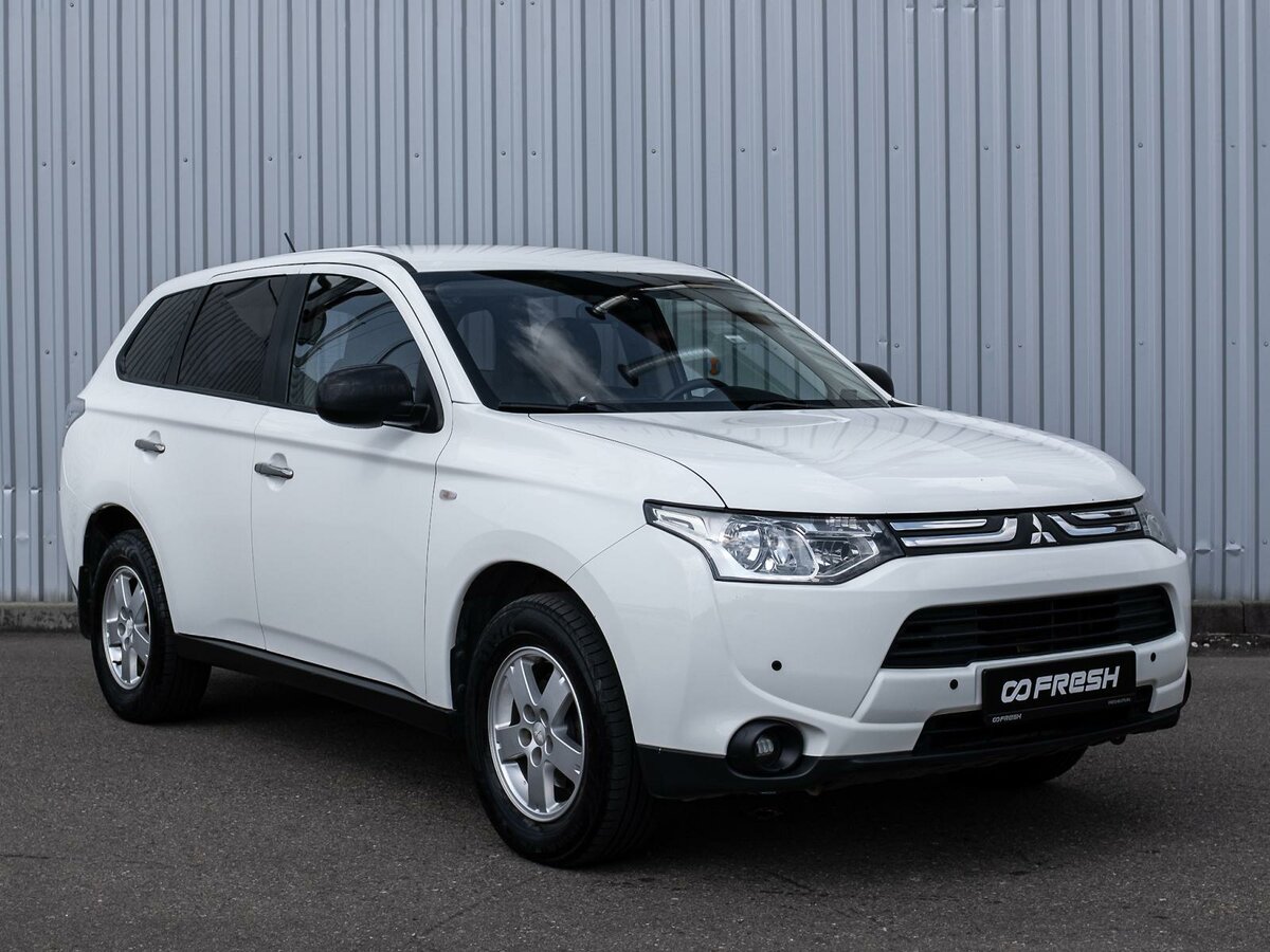 Открыть фотографии: Mitsubishi Outlander III