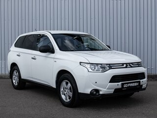 2013 Mitsubishi Outlander III, белый, 1289000 рублей, вид 1
