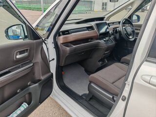 2021 Honda Freed II Рестайлинг, белый, 2000000 рублей, вид 5