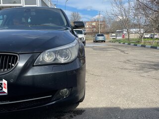 2004 BMW 5 серии 530i V (E60/E61), чёрный, 1100000 рублей, вид 2