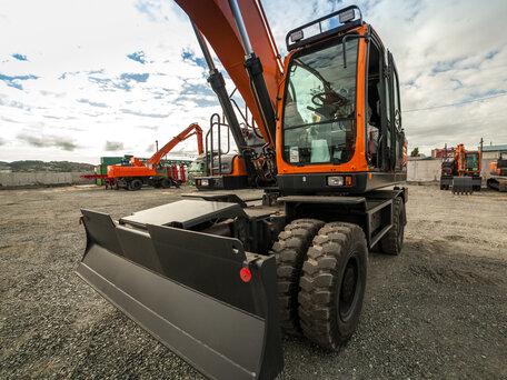 2025 Develon DX210W, золотистый, 17100000 рублей, вид 2