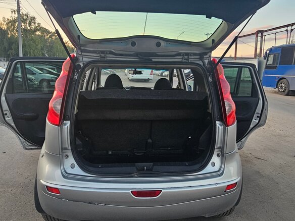 2008 Nissan Note I, серый, 340000 рублей - вид 12
