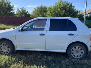 2004 Skoda Fabia I Рестайлинг, белый, 280000 рублей, вид 2