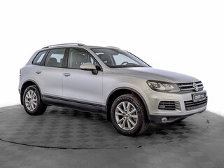 2013 Volkswagen Touareg II, серебристый, 1878500 рублей, вид 3