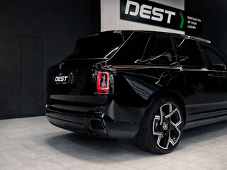 2025 Rolls-Royce Cullinan Black Badge I Рестайлинг (Series II), чёрный, 58000000 рублей, вид 5