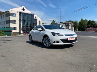2013 Opel Astra GTC J Рестайлинг, белый, 1699000 рублей, вид 3