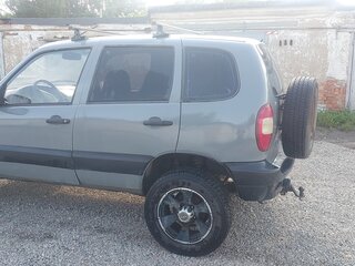 2004 Chevrolet Niva I, серый, 430000 рублей, вид 2