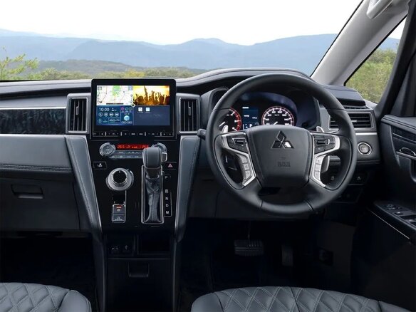 2023 Mitsubishi Delica D:5 I Рестайлинг, белый, 2700000 рублей - вид 9