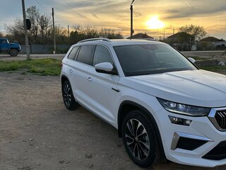 2023 Skoda Kodiaq I Рестайлинг, белый, 4000000 рублей, вид 2
