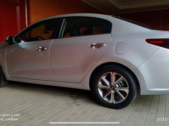2020 Kia Rio IV, серебристый, 1700000 рублей - вид 6