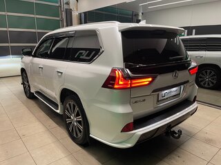 2020 Lexus LX 570 III Рестайлинг 2, белый, 9100000 рублей, вид 4