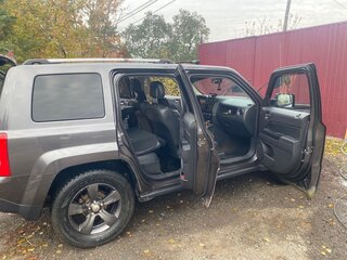 2015 Jeep Liberty (Patriot), серый, 2500000 рублей, вид 2