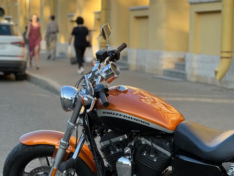 2014 Harley-Davidson Sportster 1200, золотистый, 750000 рублей, вид 1