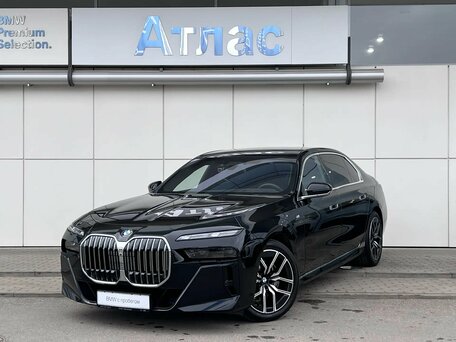 BMW 7 серии VII (G70)