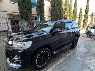 2018 Toyota Land Cruiser 200 Series Рестайлинг 2, чёрный, 5000000 рублей, вид 3