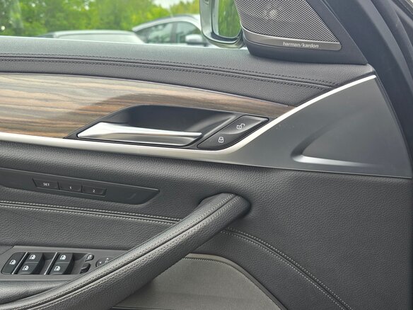 2019 BMW 5 серии 530i xDrive VII (G30/G31/G38), серый, 3750000 рублей - вид 19