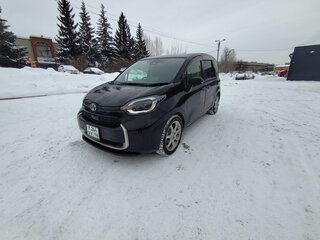 2022 Toyota Sienta III, чёрный, 2100000 рублей, вид 1