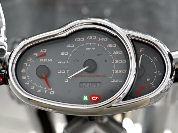 2005 Harley-Davidson V-Rod, жёлтый, 729000 рублей - вид 8