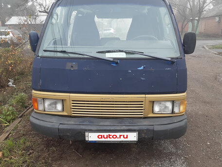 1987 Nissan Urvan, синий, 240000 рублей, вид 1