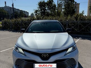 2019 Toyota Camry VIII (XV70), белый, 2790000 рублей, вид 2